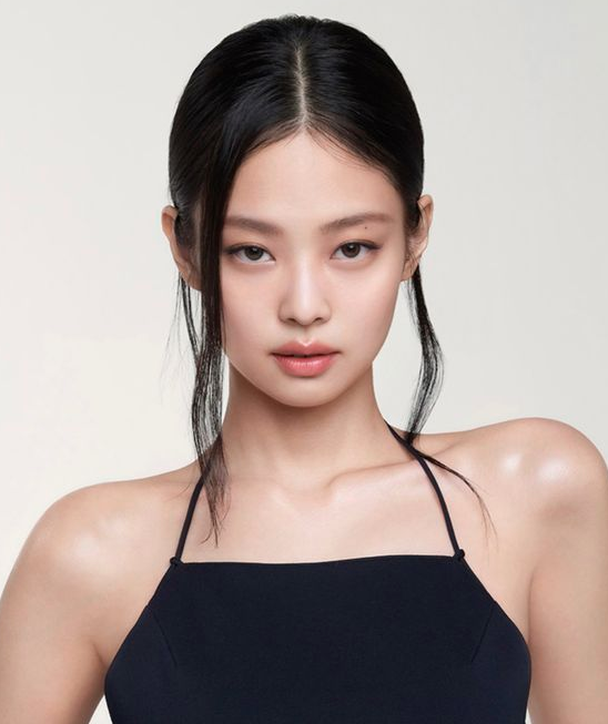 AboutMusicYT's tweet photo. 8 years ago today, Jennie was introduced as the first member of BLACKPINK. https://t.co/AcCnaq7Zru
