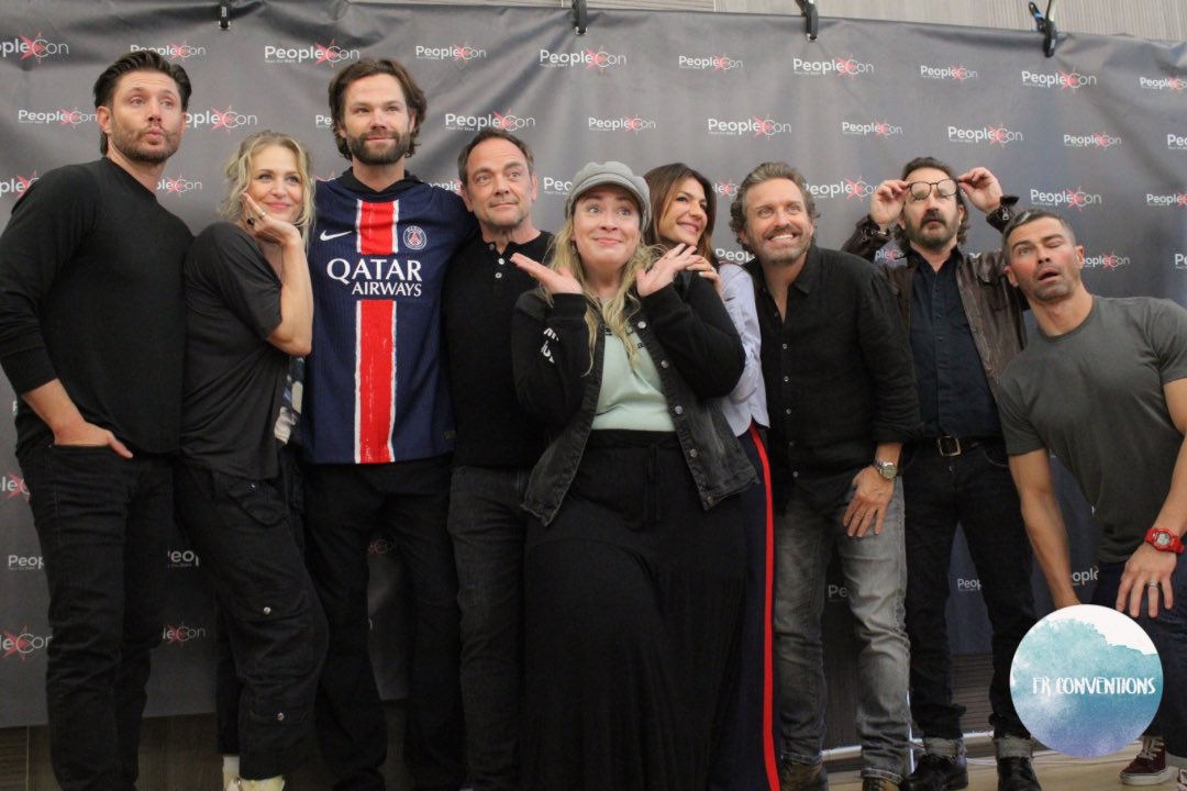 FrConventions's tweet image. Dernière activité de la matinée : les photos de groupe ! #DLC6