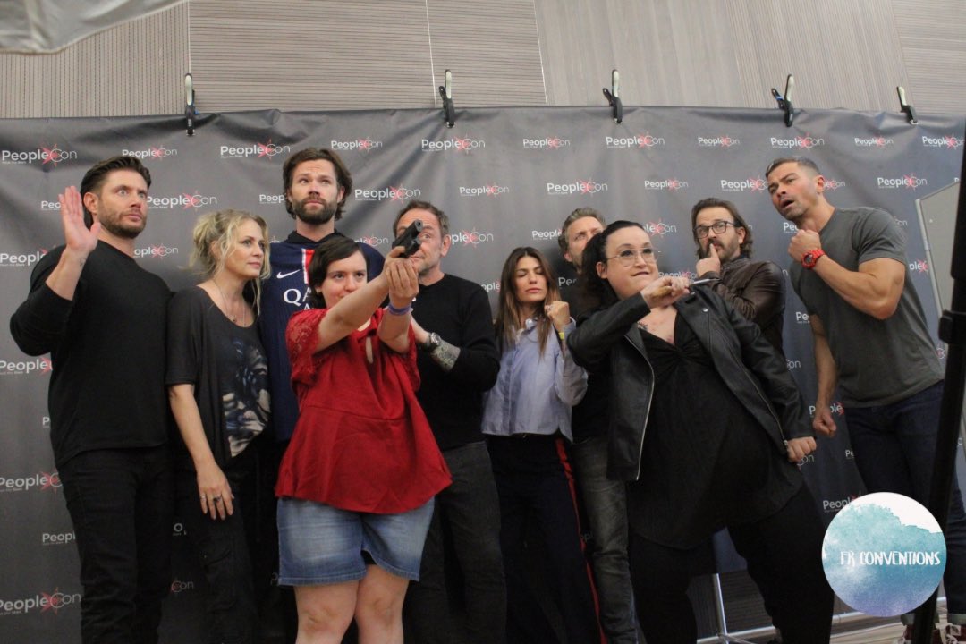 FrConventions's tweet image. Dernière activité de la matinée : les photos de groupe ! #DLC6