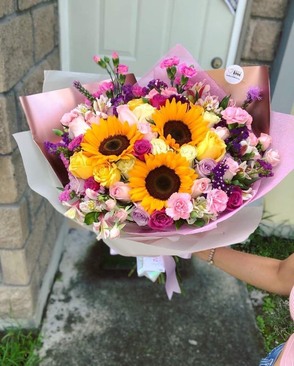 sunflowerchives's tweet photo. Which combo you love?🎀 https://t.co/U9AzG7S0mE