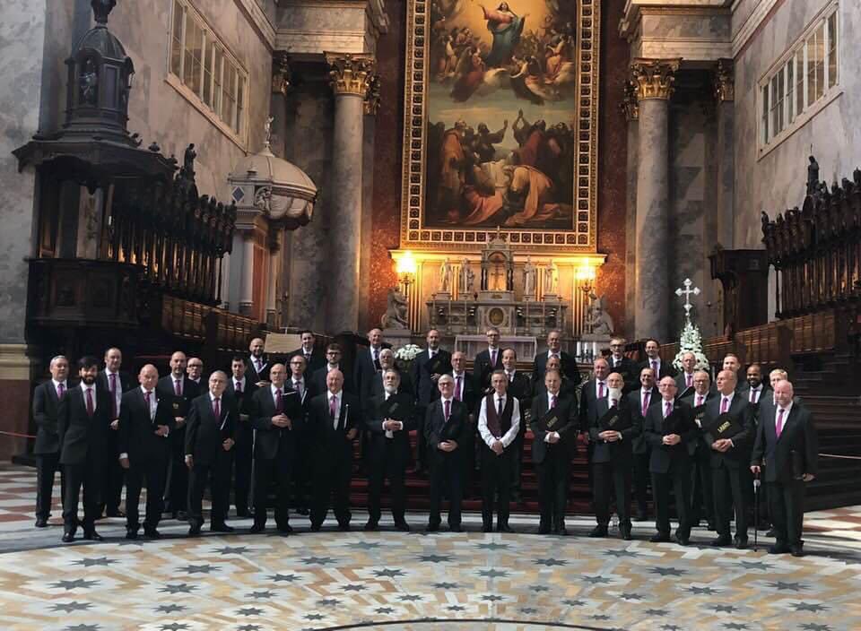 LeedsMaleVoices's tweet photo. Five years ago today, singing at Estergom Basilica, whilst touring Hungary.
#choir #hungary #estergom #leedsmalevoicechoir #city #leeds https://t.co/75P4L79Di1