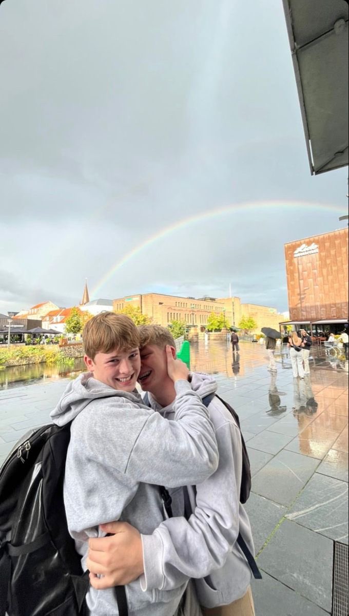 couldbeuslgbt's tweet photo. happy pride month! 🏳️‍🌈 https://t.co/3iNy4oyxqm