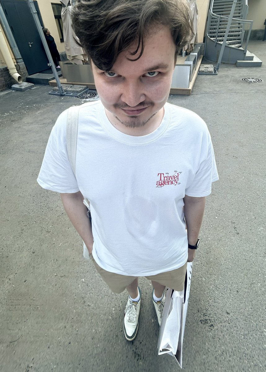 потеряла диму во дворах ленфильма помогите репостом