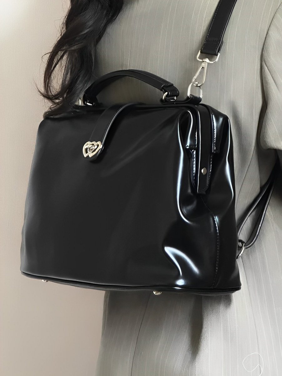 myorensarea's tweet photo. backpack / ransel warna hitam gini selalu cocok kalo di mix and match sama pakaian warna apapun 😭😗👍 https://t.co/H4eCvqbRKz