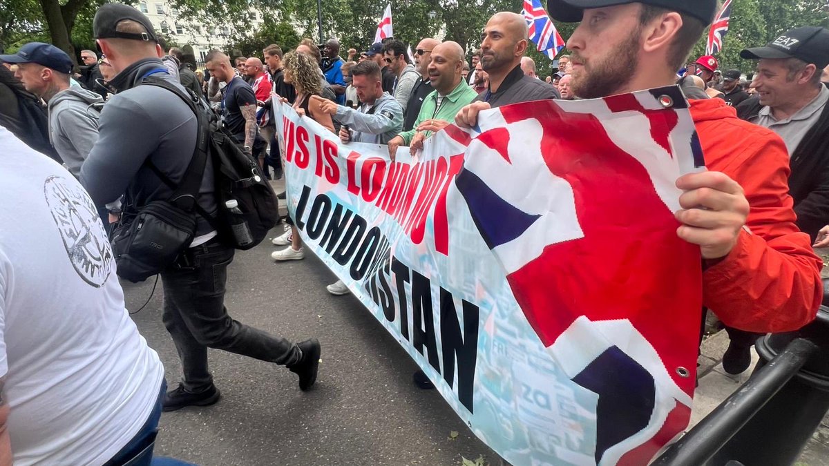 TPointUK's tweet image. Patriots march in London with a banner that reads: “this is London, not Londonistan”.