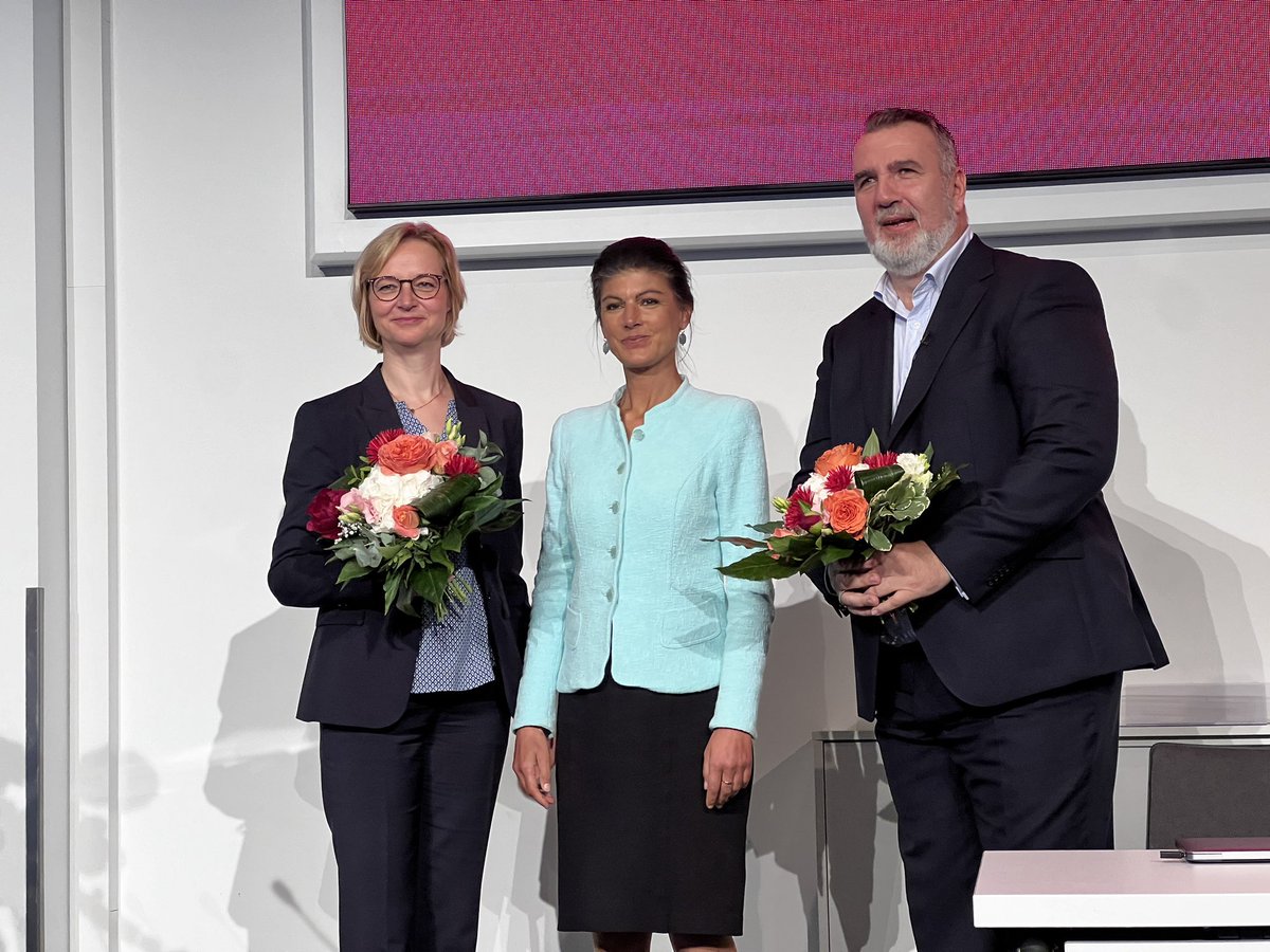 Der Thüringer Landesverband des BSW hat seine zwei Spitzenkandidaten für die Landtagswahl im September gewählt: Die Oberbürgermeisterin von Eisenach Katja Wolf (82,1%) und den Unternehmer Steffen Schütz (84,6 %). <a href="/POLITICOEurope/">POLITICOEurope</a>