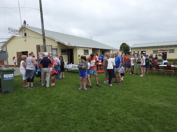 StradballyGAAWD's tweet photo. La na gClub kicks off at 3pm tomorrow, should be a great day ☀️🍔😎⚽️🍻few pics from our last field day. @eoincunn @tonyagrey @badger_fennell  @bbreen114 @brendan1384  @moinseail @HealthWaterford @DeiseUnderage @richie_power @rj4040 @olliecost https://t.co/DKB93UMjkt