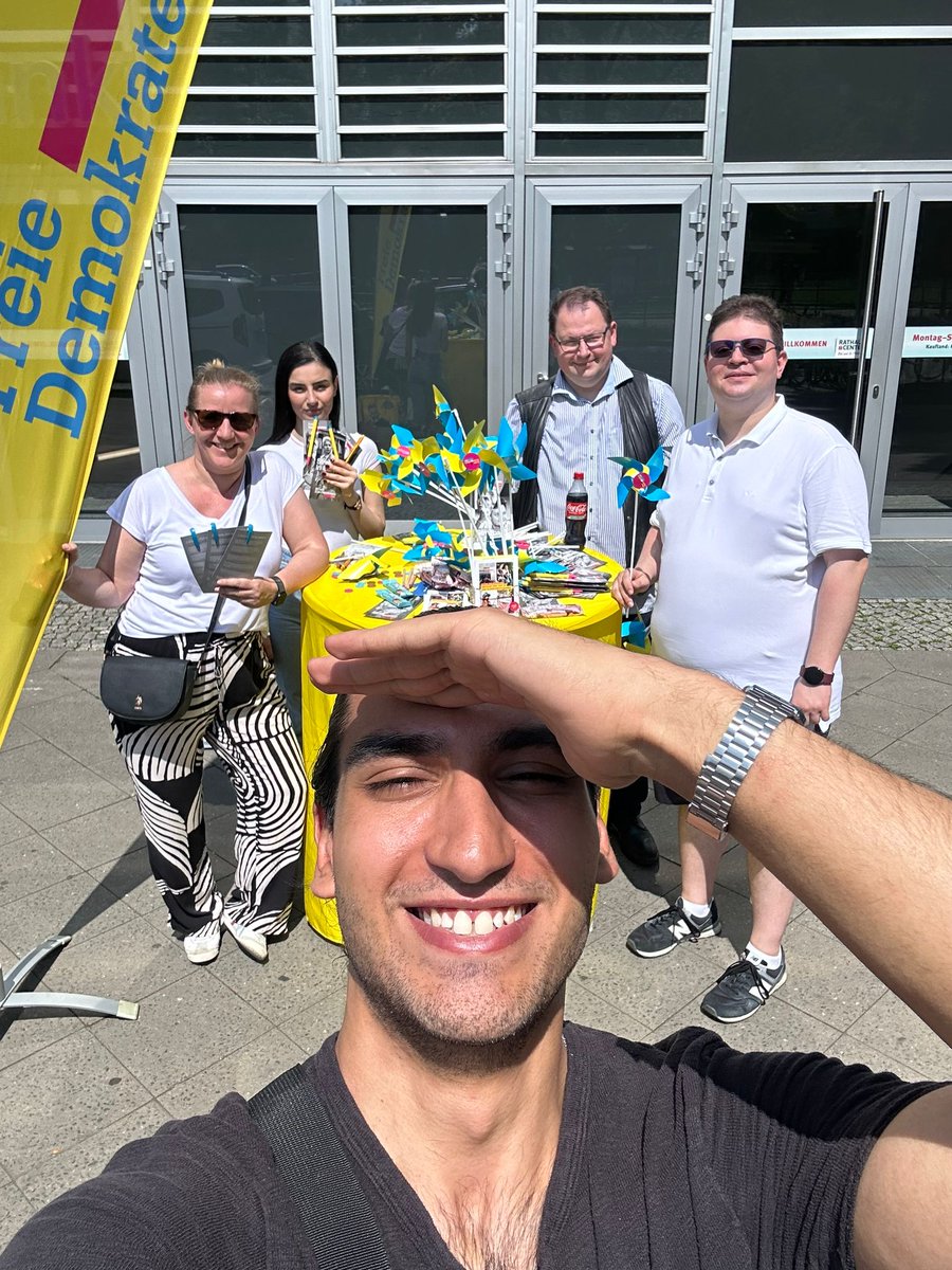 FDP_Pankow's tweet photo. Wenn wir weiter von offenen Grenzen innerhalb Europas profitieren wollen, brauchen wir auch starke EU-Außengrenzen.
Stimme für die #FDP bei der #Europawahl. https://t.co/0PHvEsuAVq