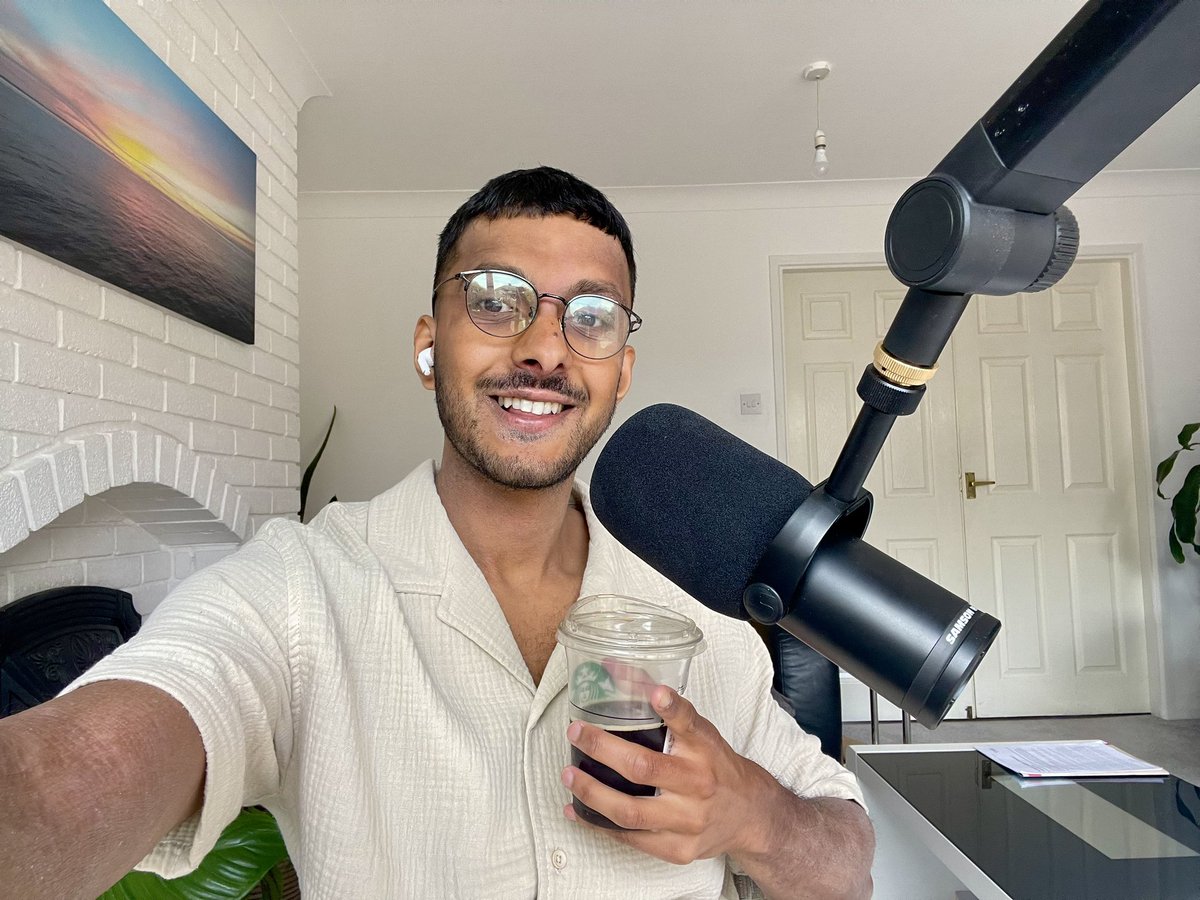 AidanBrands's tweet image. I’m launching a podcast.

The Twitter hiatus is over (more on this another day)

But the time is here.

Ladies and gents, I present to you…

The Story Vault Podcast.

Every Tuesday, I’ll be sitting down with some of the greatest thinkers, experts and entrepreneurs of our day.…