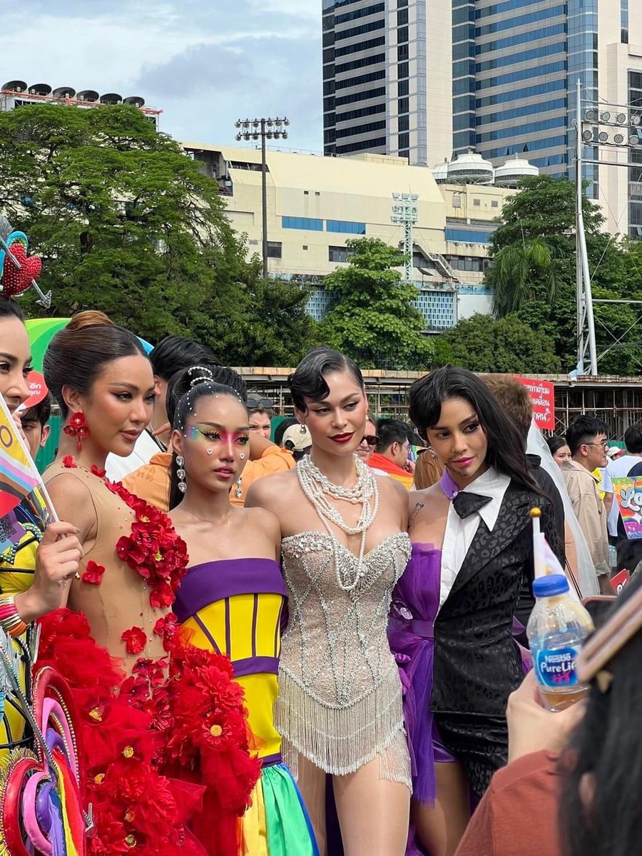 tun🧚‍♀️ (@thetuntad) on Twitter photo 