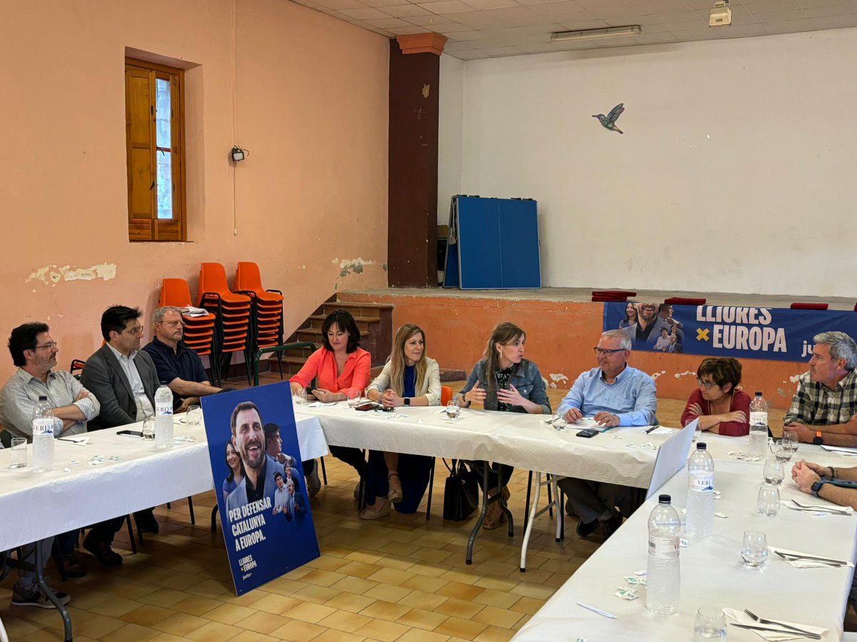 JuntsVLleida's tweet photo. 📸 Assemblea amb la militància de la Segarra a #Tarroja, per a debatre les propostes per a continuar defensant #Catalunya a #Europa.
🇪🇺 #DefensarCatalunya #LliuresperEuropaJunts+ #EleccionsEuropees @JuntsEU https://t.co/RY9cObDy8Q