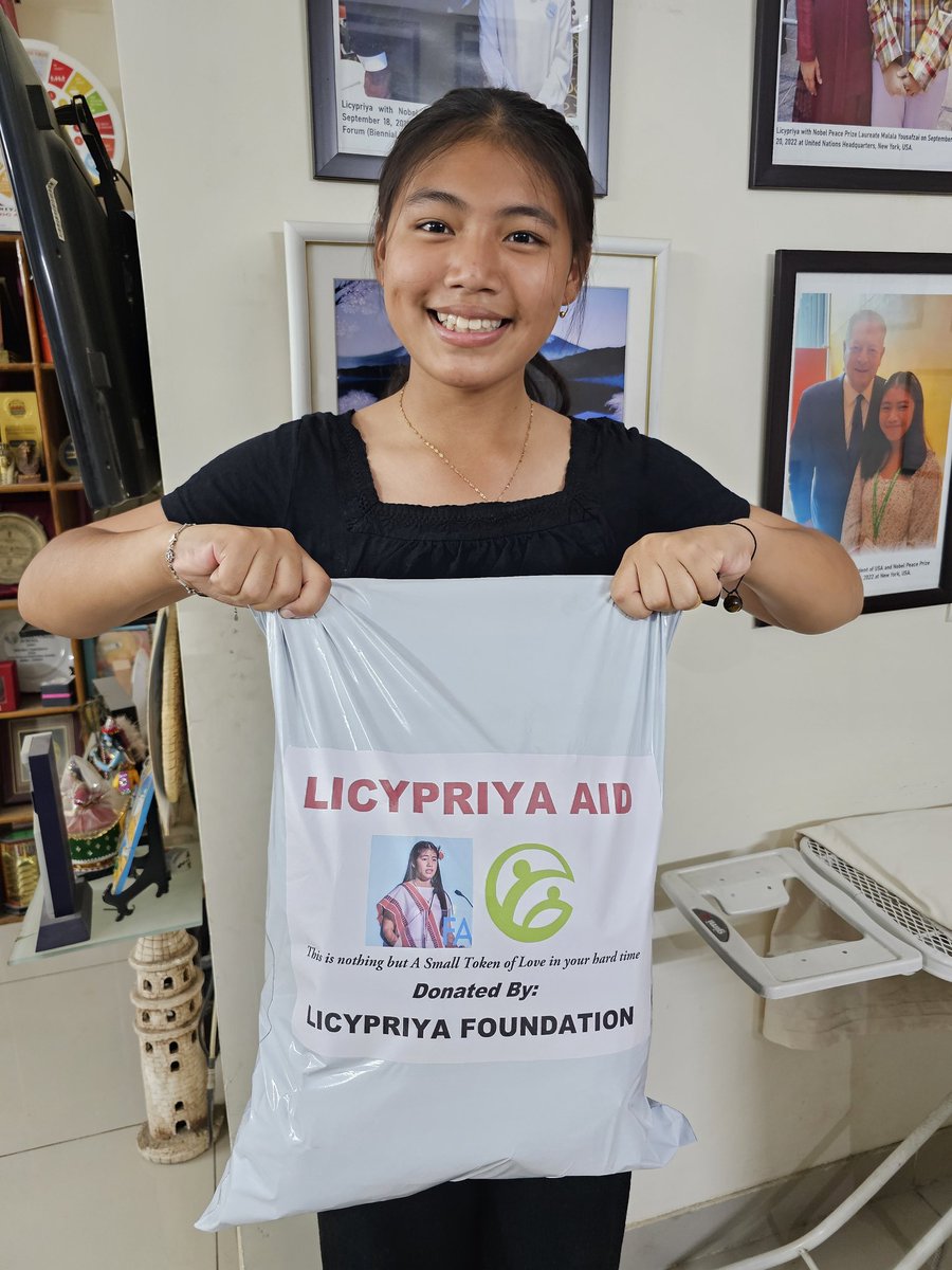 LicypriyaK's tweet photo. We're ready to distribute relief food package 📦 to 3000+ victims families affected by #ManipurMassiveFloods.
This seal packet includes:
1) 5 Kg of Rice (Cheng) 
2) 1 KG of Lentil (Hawai)
3) 1 litre of mustard oil (Achathao)
4) 1 KG of Sugar (Chini)
5) 500 gram of bread 🍞 
6) 1 KG of Onion (tilhou)
7) 1 KG of Salt (thum)

[If the seal is broken then it's used items]

If anyone wants to sponsor food items,  please let me know 🙏