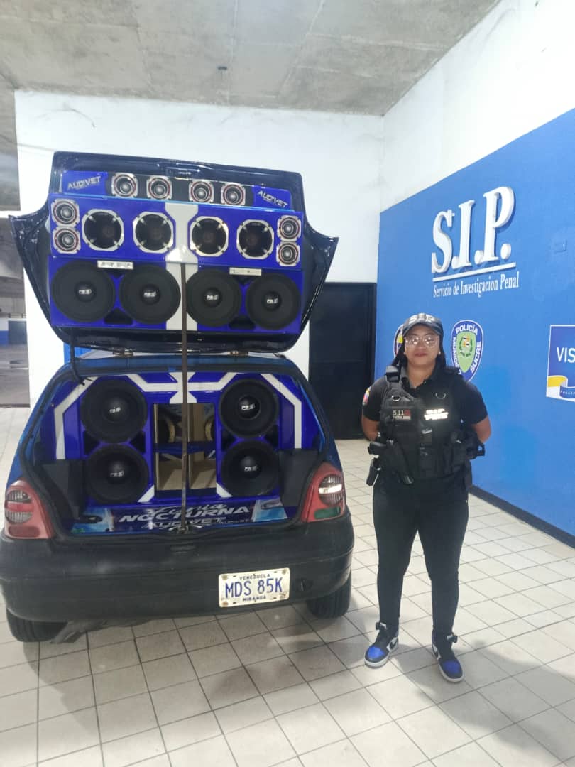 #01Junio |  Atendiendo el llamado de nuestros vecinos, residentes del sector popular El Torres San José parte baja, afectados por música a altos decíbeles proveniente de un vehículo, el cual, fué trasladado a nuestra sede y puesto a la orden de <a href="/MinpublicoVEN/">Ministerio Público venezolano</a> 
#ServiryProtegerPMS