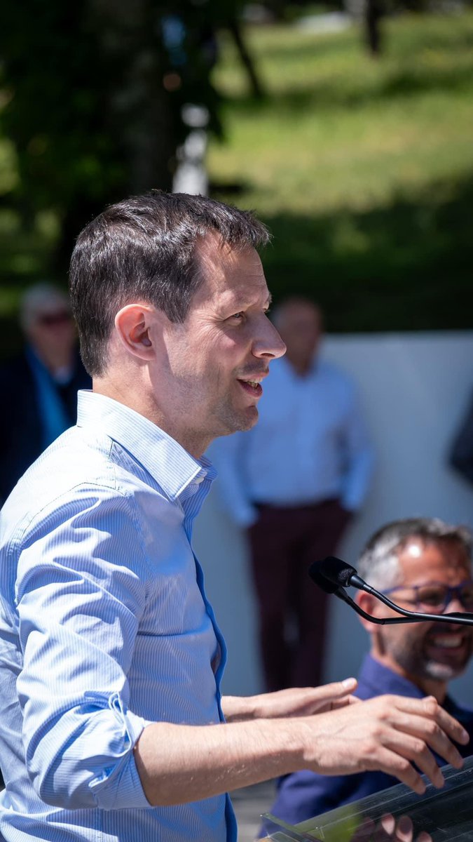 max_brisson's tweet photo. Aujourd’hui à Anglet au campus des #LR64, nous étions plus de 300. Il y avait de la force et de la conviction et un François-Xavier Bellamy exceptionnel, portant un discours de haute volée sur la liberté, l’Europe et la France. Et  avec naturel déclamant Cyrano, ici à Anglet la gasconne au Pays-Basque.