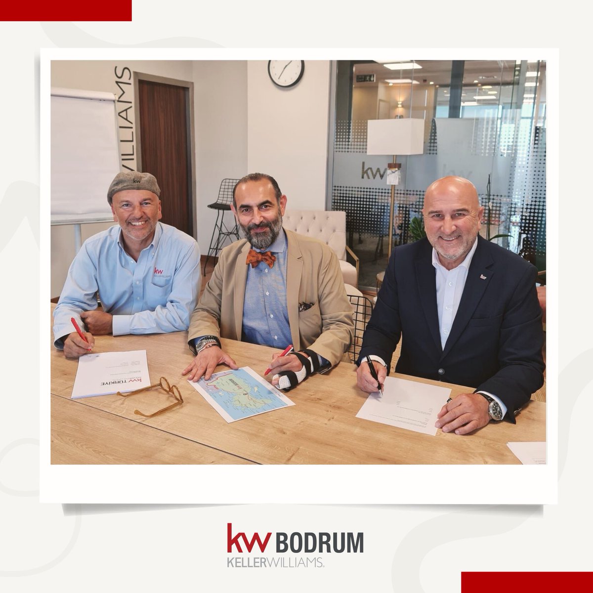 Keller Williams Türkiye’nin 10 yıllık başarılı yolculuğunda bir dönüm noktasına daha ulaştık. 

Geleceğe daha güçlü adımlarla ilerlemek için +5 yıllık franchise sözleşmemizi gururla imzaladık. 

Bu anlamlı adımın sektöre ve müşterilerimize hayırlı olmasını dileriz.