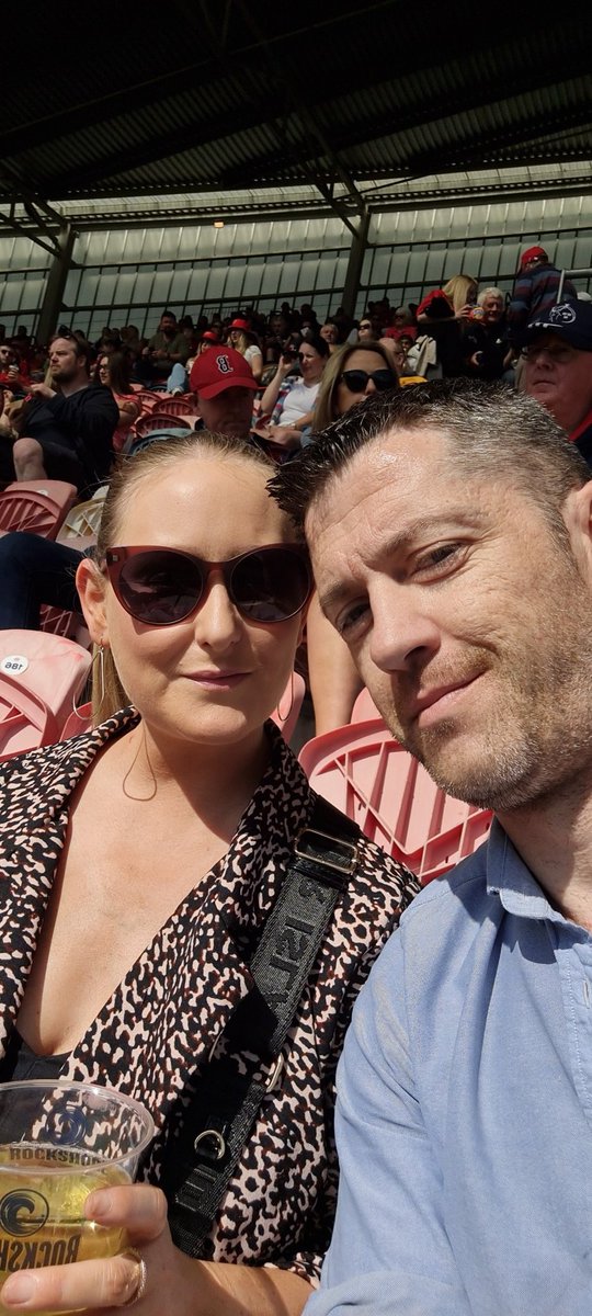 WhippetCookies's tweet photo. No better way to start her birthday celebrations, happy birthday Maureen @Munsterrugby @Love_Munster https://t.co/taEScrMgf2
