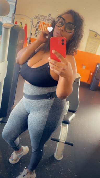 Pushing what&rsquo;s left of this cold. 🩷   Good morning loves. 😘 https://t.co/e9HTHXTwTr<a href="/tag/bra"class="tags"><span>#bra</span></a><a href="/tag/solo"class="tags"><span>#solo</span></a>