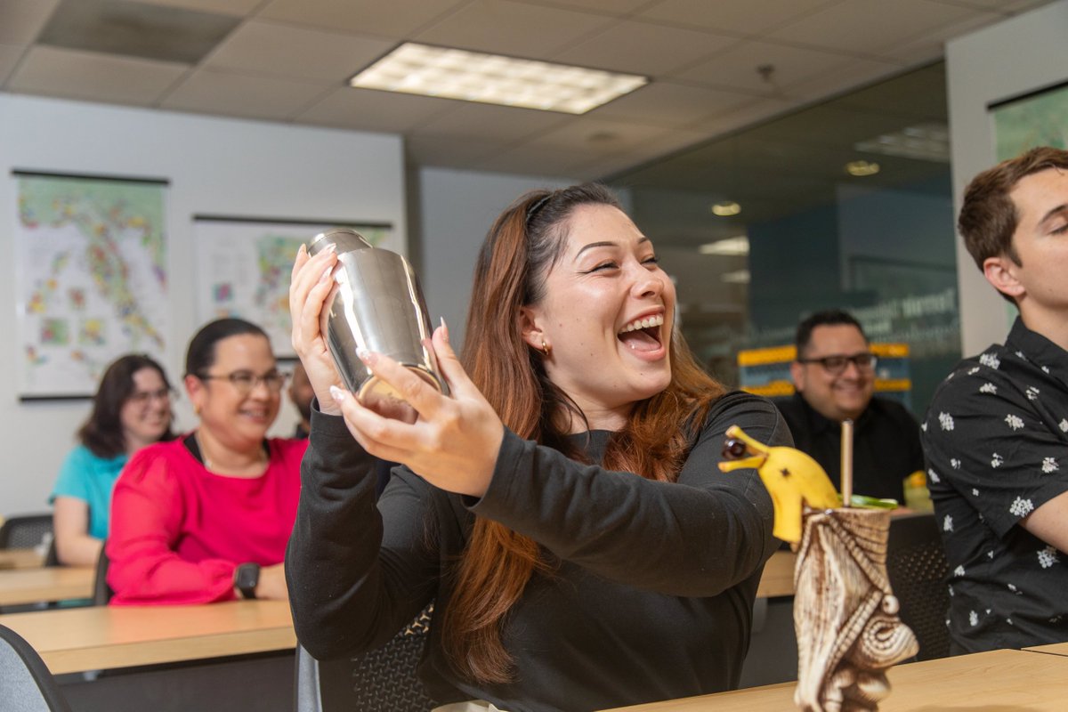 iceculinary's tweet image. Los Angeles 🚨🌴☀️🍹 Join us Friday, June 7th at ICE-LA from 6-9pm PDT for our Tiki Classic Summer Sippers Mixology Class! 
More info here: ow.ly/OL5550S4F7J
#ICEculinary
.⁠
.⁠
.⁠
.⁠
.⁠
 #skill #tips #wine #vino #sommelier #school #winetasting #mixology #mixologyclass