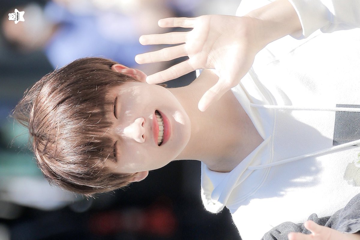 wewereinplanet's tweet image. 레전드자연광지성으로볼수있는
지성성장기 …………// ♪