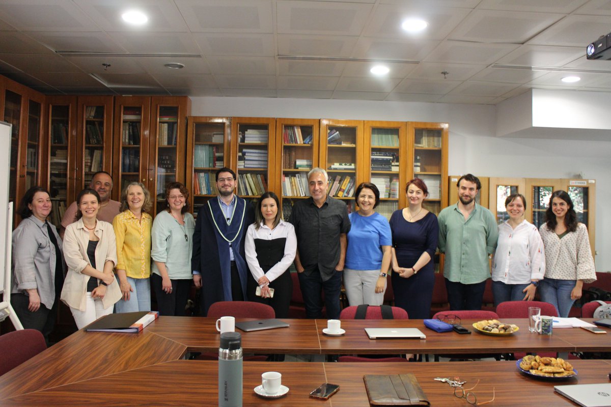 Bölümümüzün doktora öğrencilerinden Fatih Aşan, Halim Kara’nın danışmanlığında yazdığı “Bir Kültür Girişimcisi Olarak Ebüzziyâ Tevfik (1849-1913)” başlıklı tezini başarıyla savunarak doktora derecesi almaya hak kazanmıştır. Kendisini tebrik ederiz.