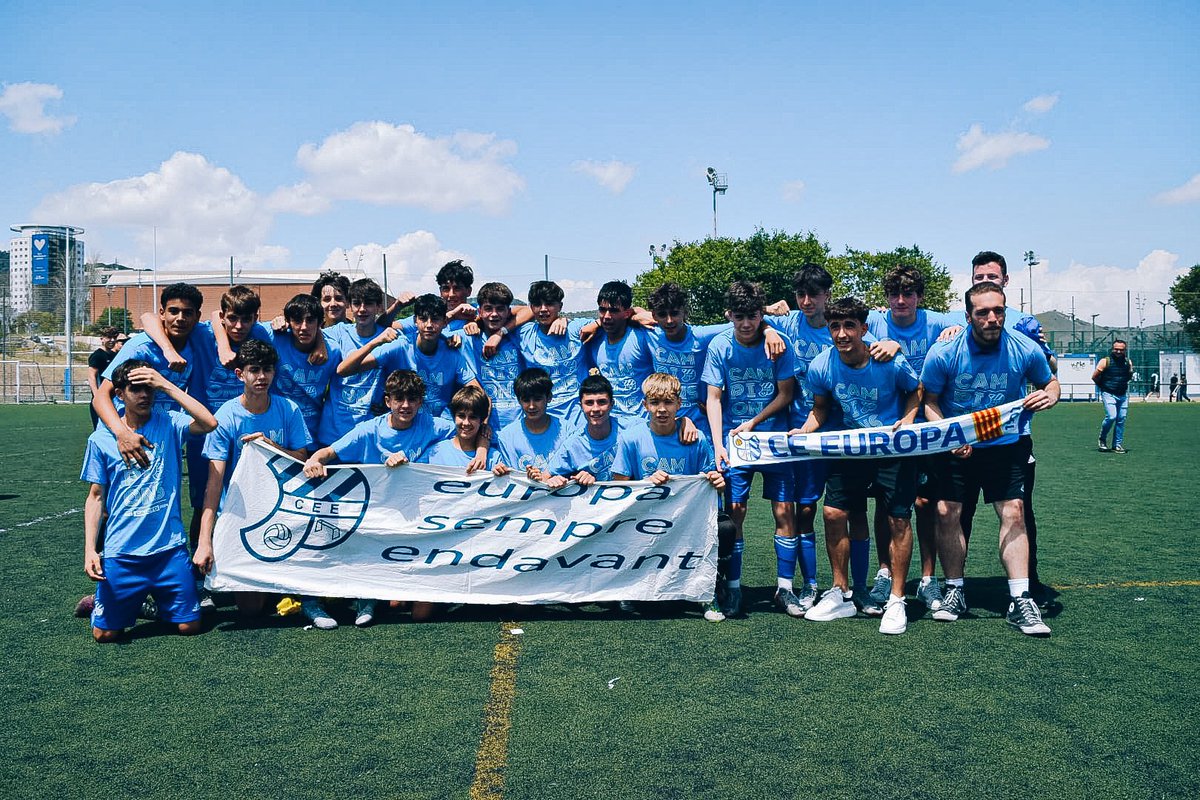 CEEuropa's tweet photo. 𝐂𝐀𝐌𝐏𝐈𝐎𝐍𝐒! 🏆

Racing Sarrià 0 - Europa 1 ⚽️

El Cadet D fa els deures i aconsegueix el campionat i l’ascens a 1a!

💪🏻 ENHORABONA EQUIP!

📸 Jordi Batuecas

#futbolcat #ViladeGràcia #SagradaFamília https://t.co/S3M5HLQbLd