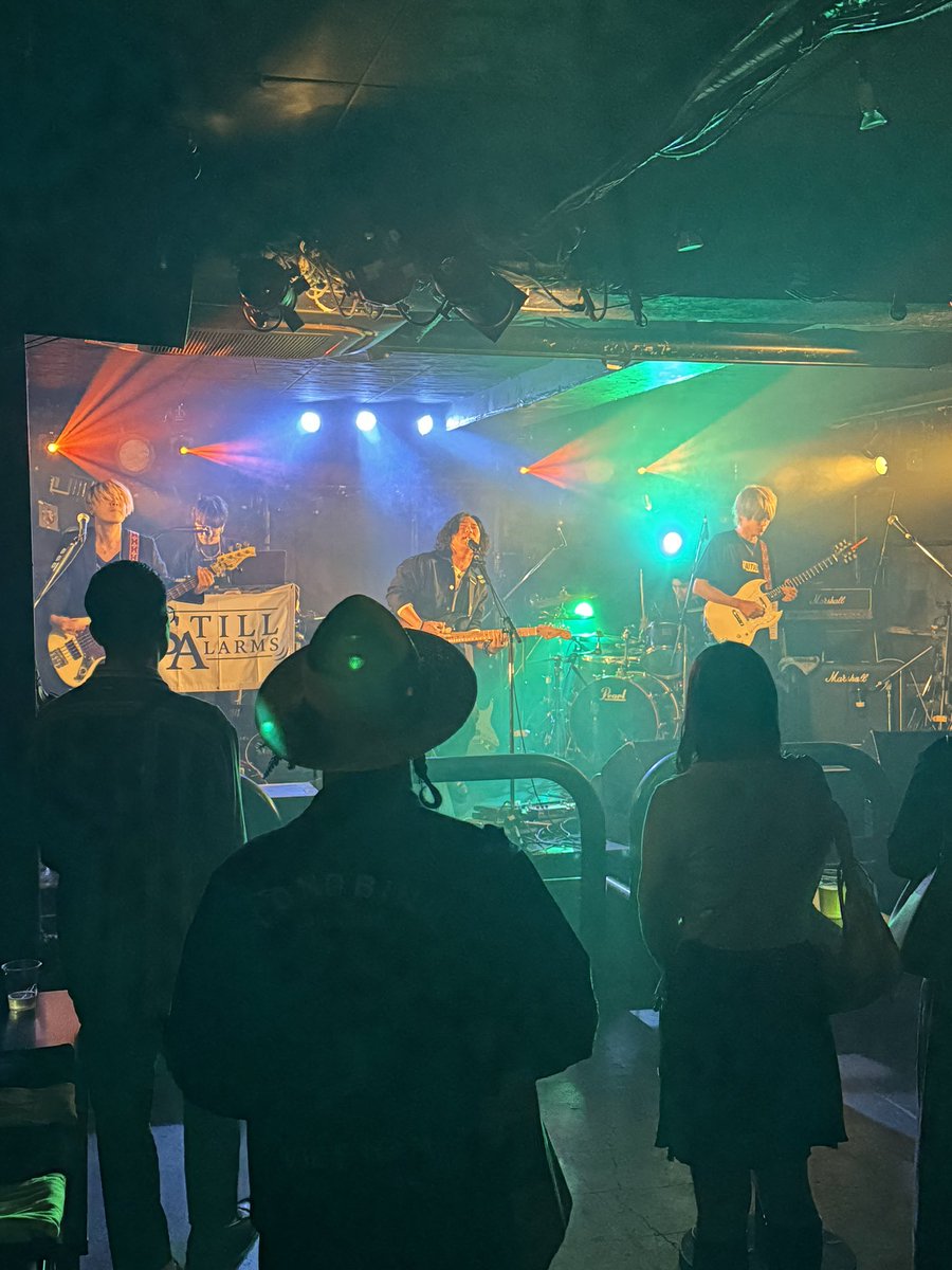 STILL ALARMSワンマンライブにお邪魔してきた。下北沢251。久々。

結成7年だって。半分以上コロナ禍を生きたバンド。ここまでの道のり、本当大変だったよね。

良きライブ！お疲れ様でした😊