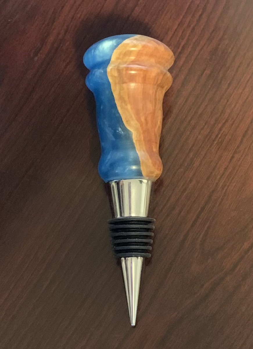 RodemoyerDesign's tweet image. New bottle stoppers are in the shop! RodemoyerDesigns.com #bottlestopper #wine  #winelovers #winetopper #cocobolo #resinart #etsy #etsyshop #uniquegifts #barware #bar