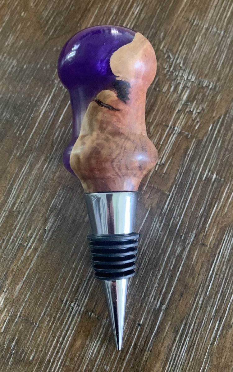 RodemoyerDesign's tweet image. New bottle stoppers are in the shop! RodemoyerDesigns.com #bottlestopper #wine  #winelovers #winetopper #cocobolo #resinart #etsy #etsyshop #uniquegifts #barware #bar
