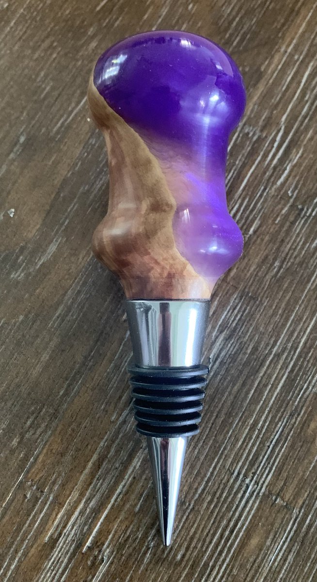 RodemoyerDesign's tweet image. New bottle stoppers are in the shop! RodemoyerDesigns.com #bottlestopper #wine  #winelovers #winetopper #cocobolo #resinart #etsy #etsyshop #uniquegifts #barware #bar