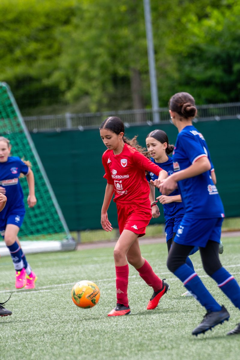 racing_besancon's tweet photo. ⚽️ 𝐍𝐨𝐬 𝐔𝟏𝟑 𝐬𝐨𝐧𝐭 𝐜𝐡𝐚𝐦𝐩𝐢𝐨𝐧𝐬 !
Victoire écrasante 7-0 pour nos U13G qui terminent la saison champion Inter-Secteur 🤩
👧 Du côté de nos féminines, le BF l’emporte 2 buts à 0 au terme d’une partie engagée.
#TeamRB https://t.co/KXHysSavSi
