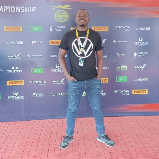 muugafm's tweet photo. Wadauuuu......ni masaa ya kubonga #Michezo ndani ya #NtheranoBienini na @alex_kins  📷📷📷
Leo ni fainali ya #Championleague, uko nyuma ya #BVB ama #HalaMadrid ??
Represent mtaa wako na tuburudike mpaka 8pm!
#TesaTesa #MuugaFm #tesatesa https://t.co/MIhSOPcT9I