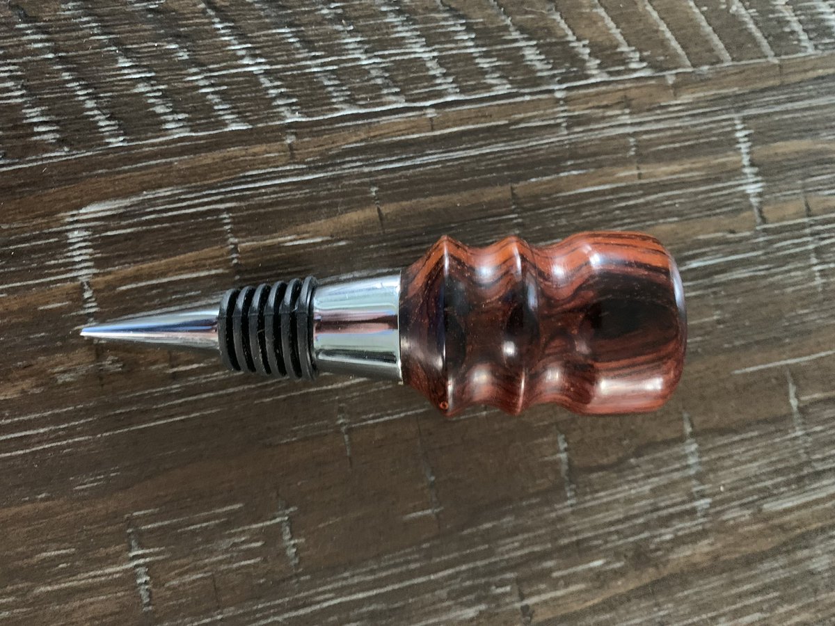 RodemoyerDesign's tweet image. New bottle stoppers are in the shop! RodemoyerDesigns.com #bottlestopper #wine  #winelovers #winetopper #cocobolo #resinart #etsy #etsyshop #uniquegifts #barware #bar #exoticwood