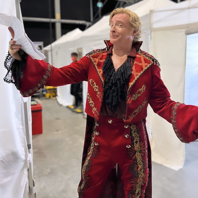WastingYourGum's tweet photo. First they told us the fire alarms went off on set and we laughed... but then #HoffTheBeatenTrack's prod. company went bust, #WCBW live ep was delayed and now 55% of the latest #CryptidFactor vid is blank screen?!
Maybe Rhys's suit *was* cursed after all!!! 😱😱😱
(📸: Samba) https://t.co/N2Mj3WEIzg