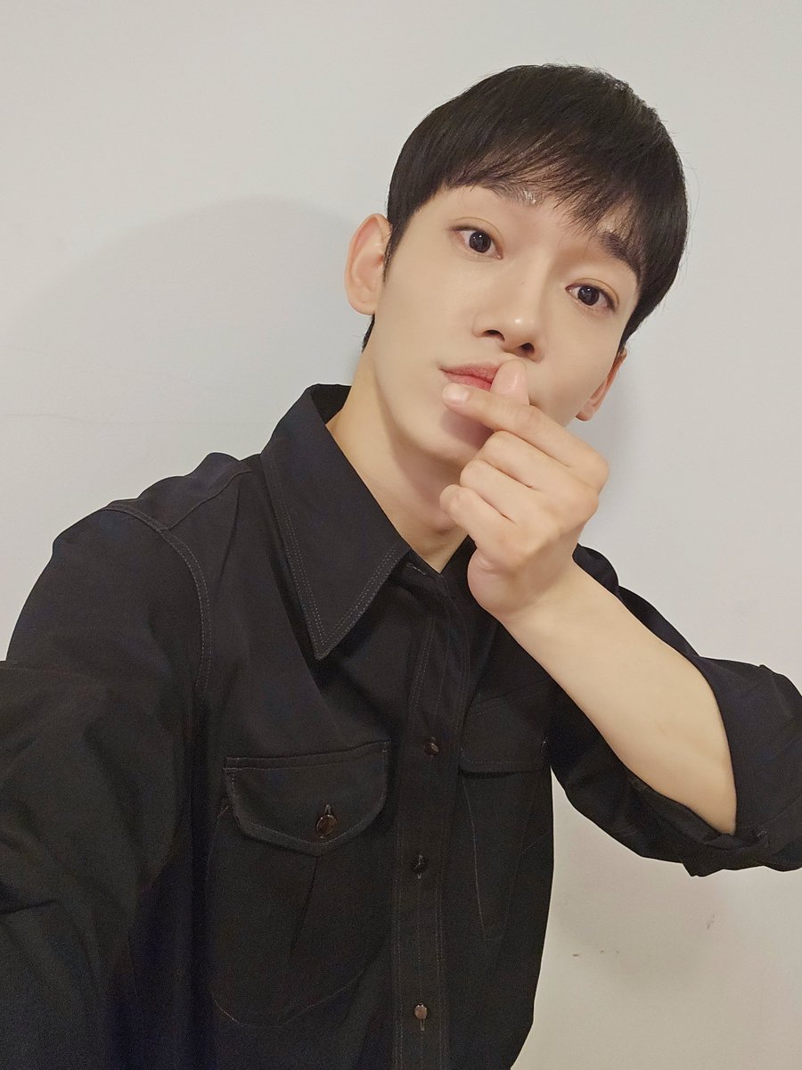 CHEN_official tweet media