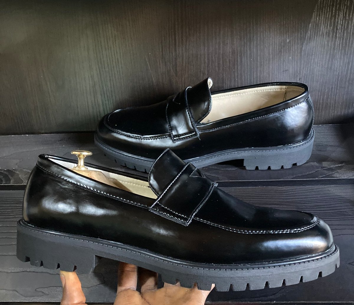 Peejayfootwears's tweet photo. No Weak Weekends For The ORIGINAL CHILD OF GRACE Blessed New Month of June to all our original family.
30k π¦π€
#peejayfootwears #peejayoriginals #peejay #pj #loafers #loafersshoes #menfashion #menswear #mtoshoes #shoemaking #shoemaker #josshoemakers #madeinjos https://t.co/zeUW4v9yZF