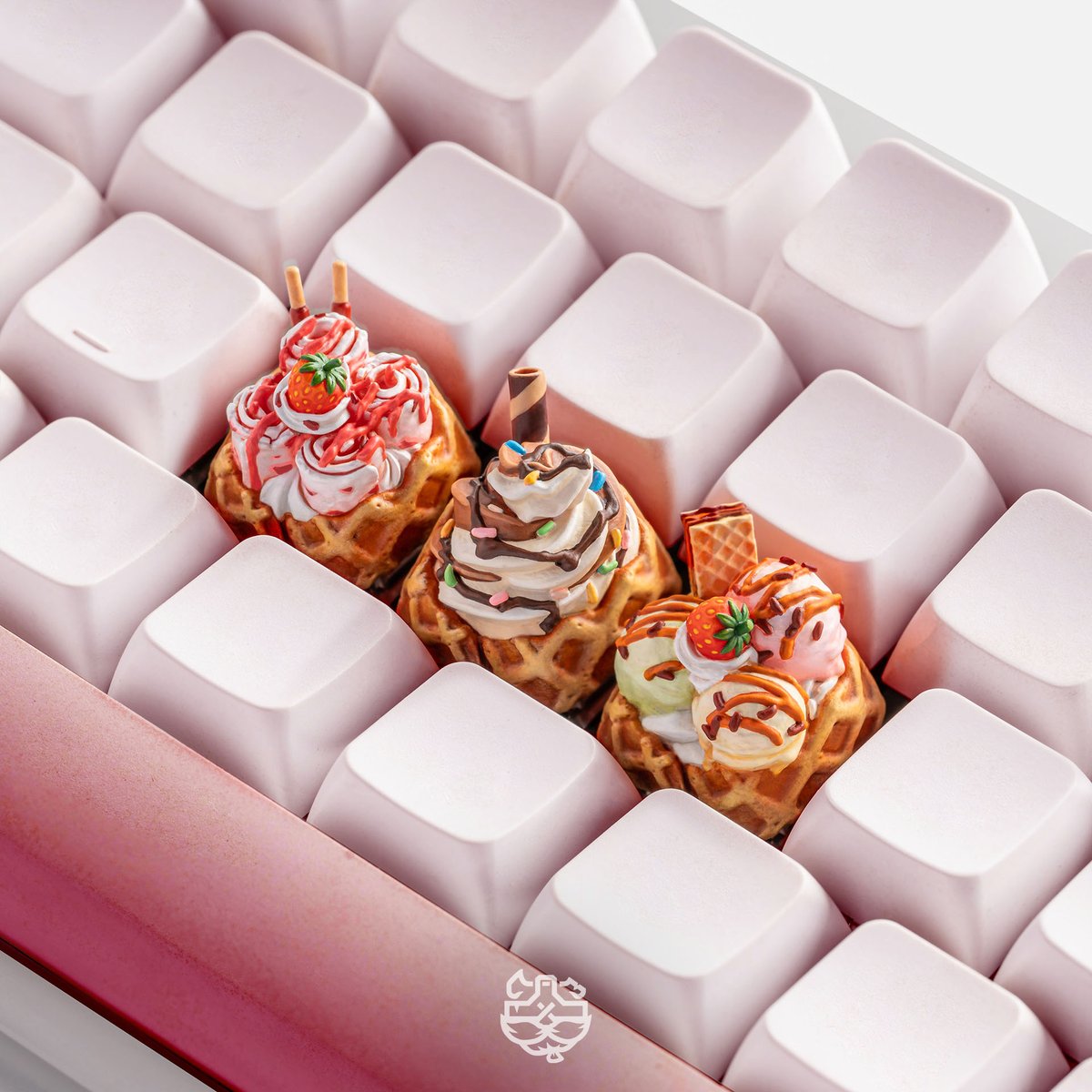 dwarf_factory's tweet photo. ⏰ Last chance to hop on the Frosty Van! ⏰
🍦🍧🍨 Bundle up (and save up to 10%) & keep your setup lookin' & feelin' fresh!
⏰ Don't miss out - the chill ends in 48 hours!
https://t.co/kmsvb34UHI
#keycap #dwarffactory #FrostyVan https://t.co/ZCKaTlwVgj
