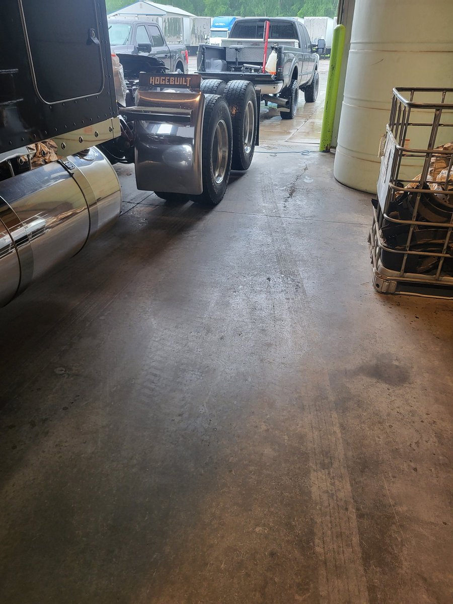 BigBoyXpress's tweet photo. Good morning twitterville #polishing #wheeljam https://t.co/vxsgC82F8N