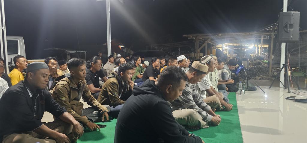 linurulinsan's tweet photo. Majelis Ilmu &amp; Dzikir Laduna Ilma NI dengan Mata kuliah "Ma'rifatul Kaffarat" mengenal pengampunan dosa. https://t.co/6xrWTBovhf