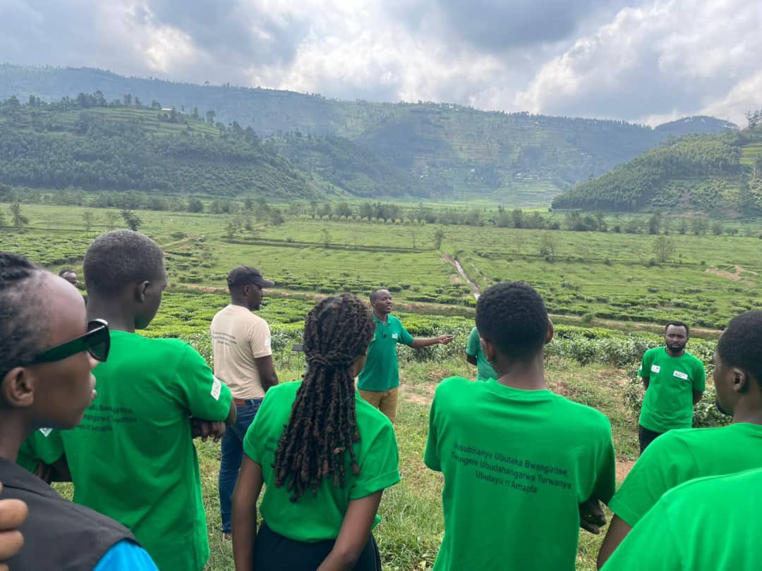 EnviroRwanda's tweet photo. Day 5 and closing: Students from universities, media, and civil society had first hand knowledge on the #Kaniga #green village in Kaniga Mountain tea plantation.
#NationalEnvironmentWeek https://t.co/UKNboga65l