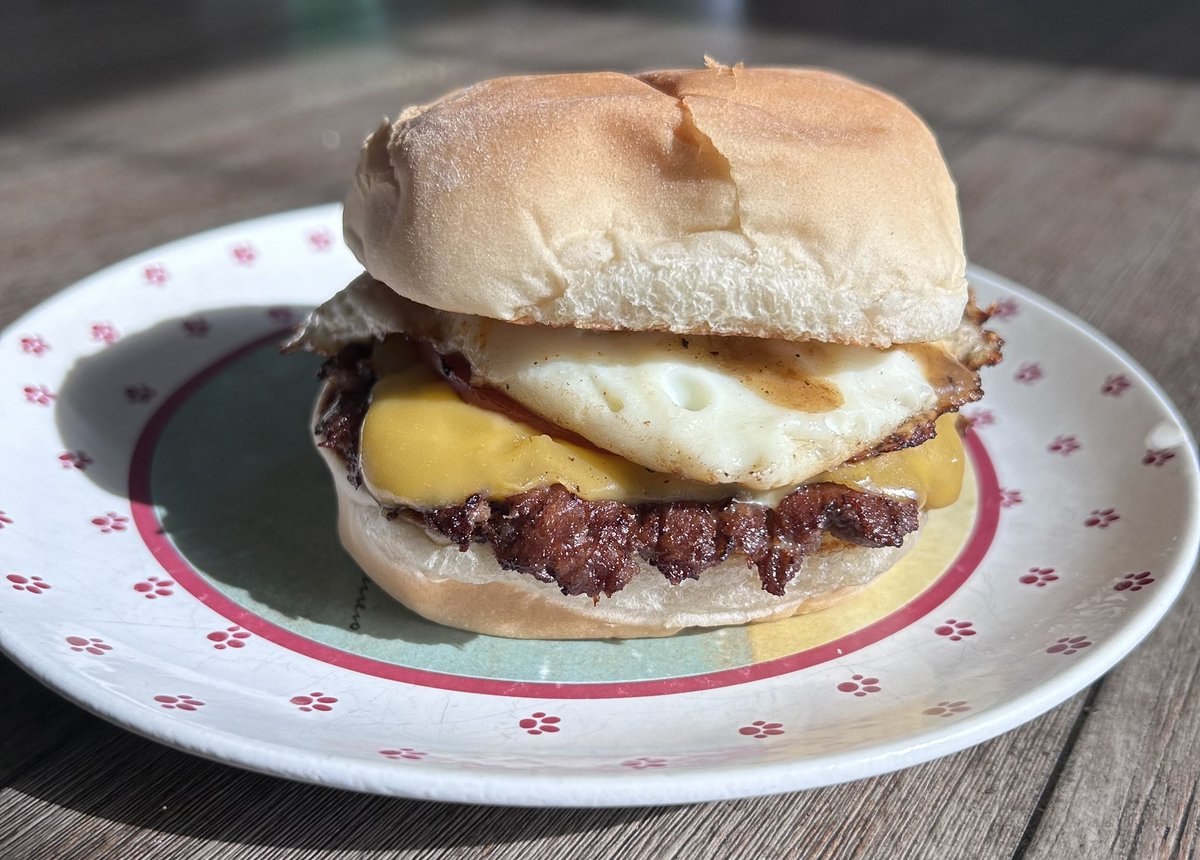 Affinitykami's tweet image. Family and good eats. Perfect Saturday morning