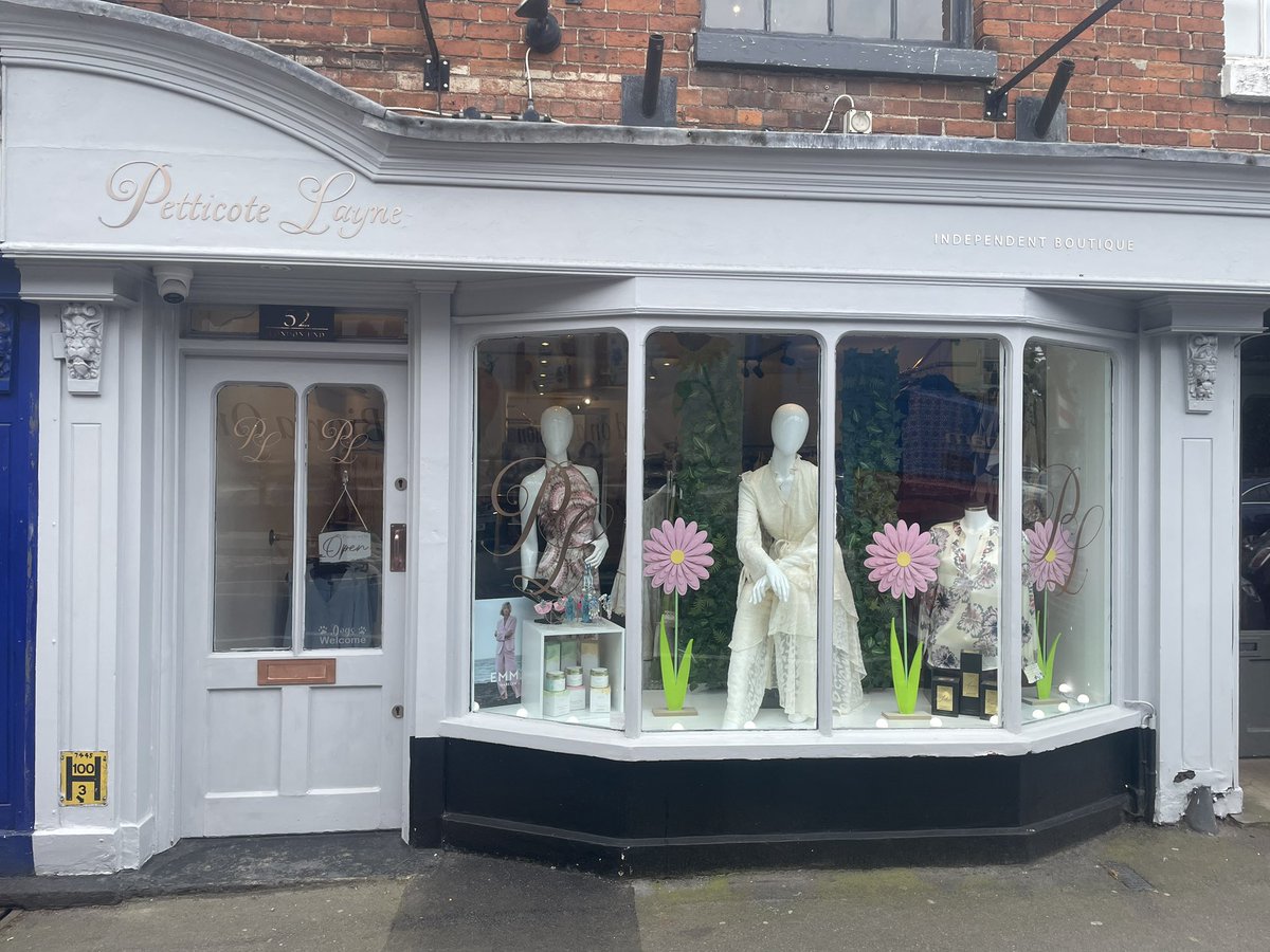 Amazing designer womenswear boutique in Beaconsfield:  

Petticote Layne (London End)

#beaconsfield #boutique #womenswear #shoplocal