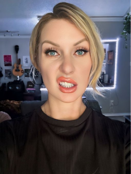 Happy Saturday!   Going to LA tomorrow! Make sure you have me booked!  Lollllll @teambrian2016 @101ModelingInc<a href="/tag/mylflabs"class="tags"><span>#mylflabs</span></a>