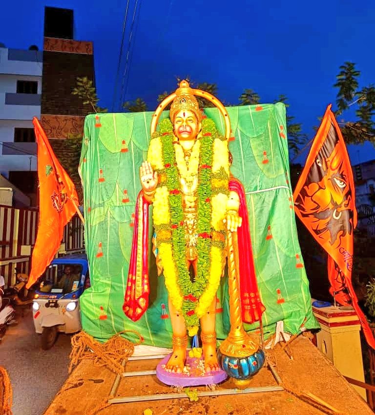 shivsun's tweet image. మా ఊరిలో హనుమయ్య గ్రామోత్సవం! 
సర్వేజనా సుఖినోభవంతు! 
#JaiSriRam #HanumanJayanthi