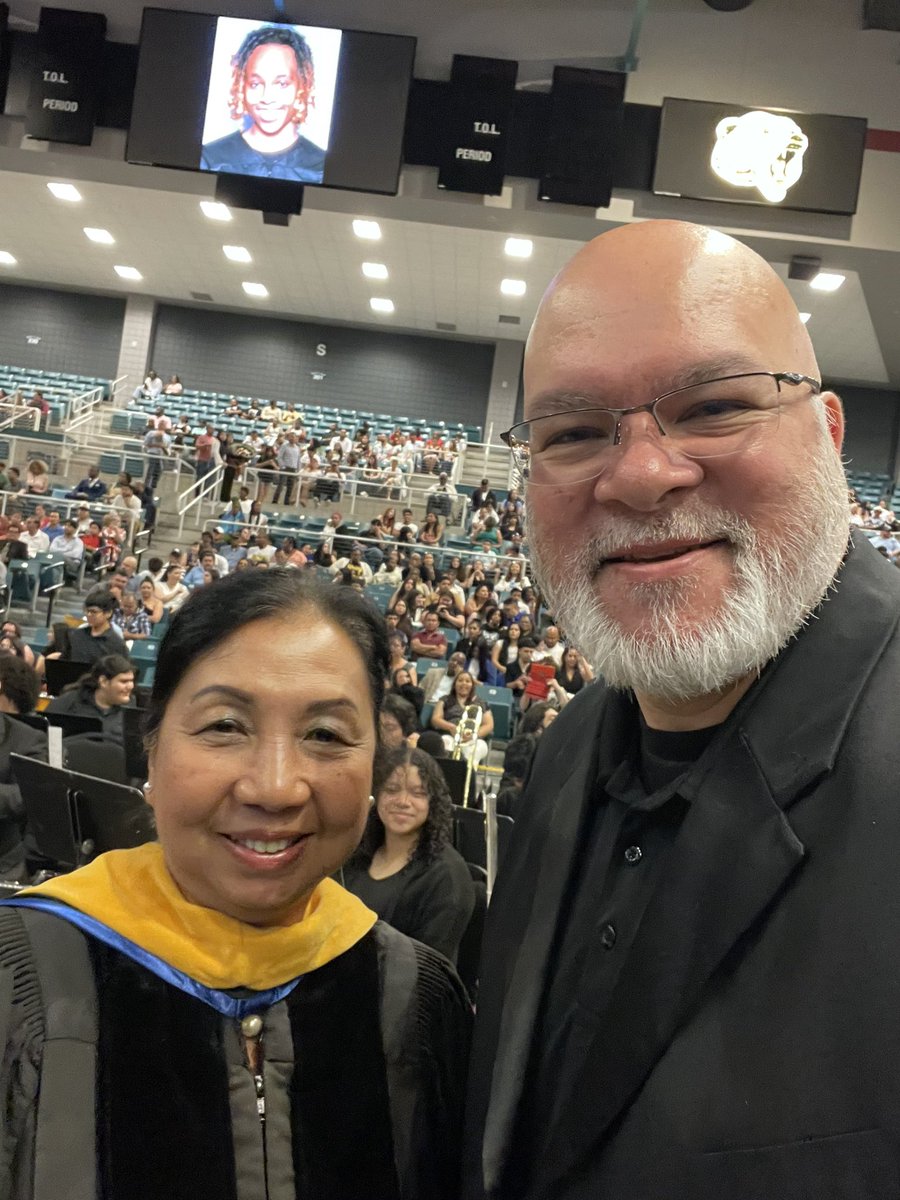 TEXASJROD93's tweet photo. Alief Hastings Graduation 2024 https://t.co/JcfWxoVnhq