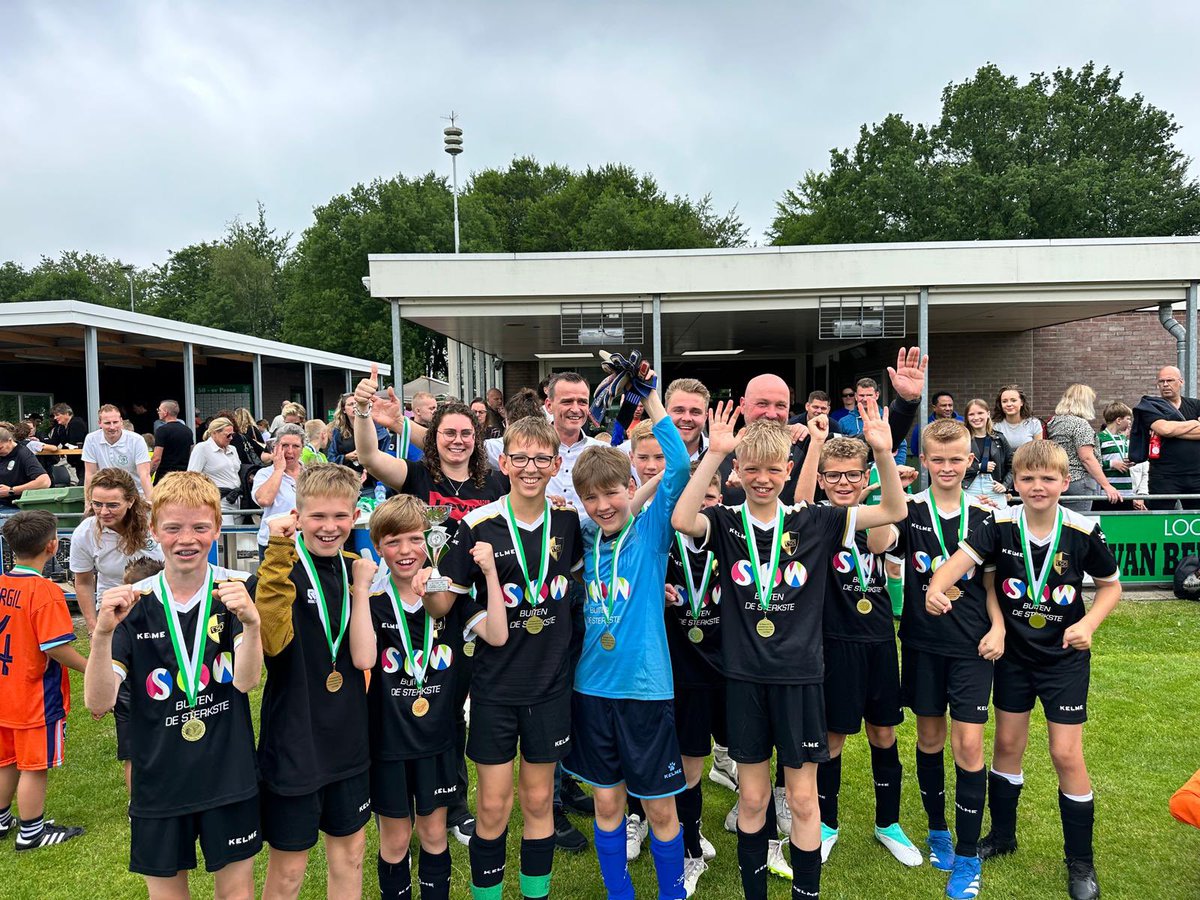 Ook 2e toernooi wordt gewonnen door Footballskills Drenthe Academy .