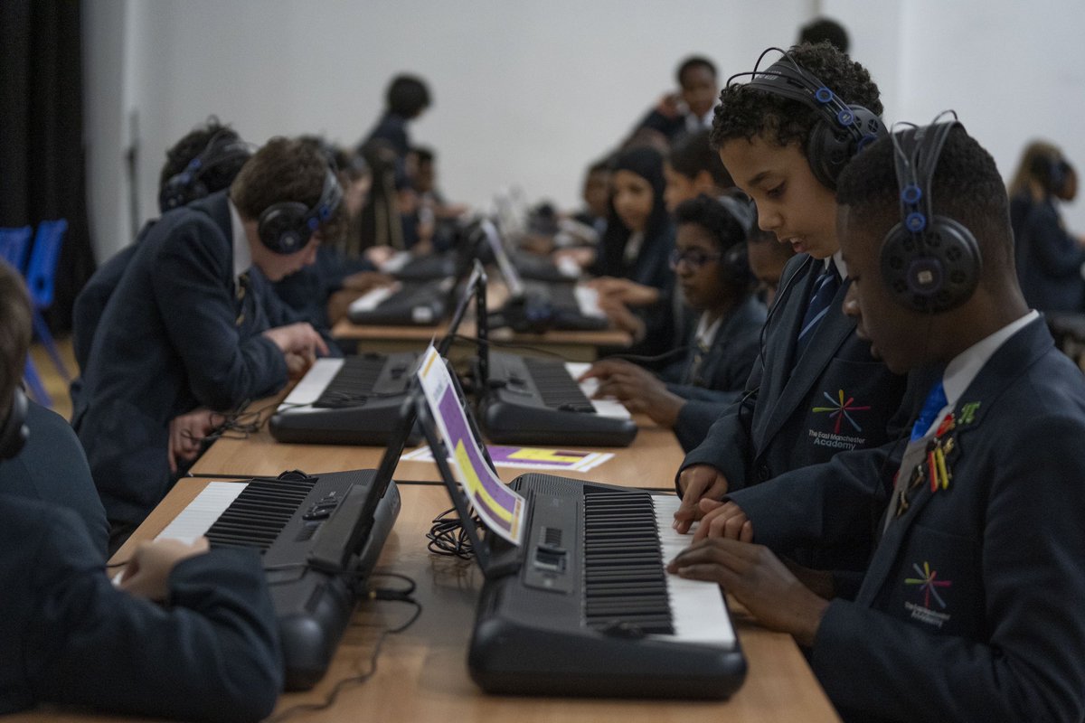 CasioMusicUK's tweet photo. @NathanAke is thrilled to announce the nationwide rollout of the Playing For Change initiative with Casio! The campaign will donate 24 digital pianos to schools, youth clubs &amp; other good causes across the UK 🎹🎶 

Learn more ➡️ https://t.co/oeoFqjIPD6 https://t.co/l3VxXwm1G6