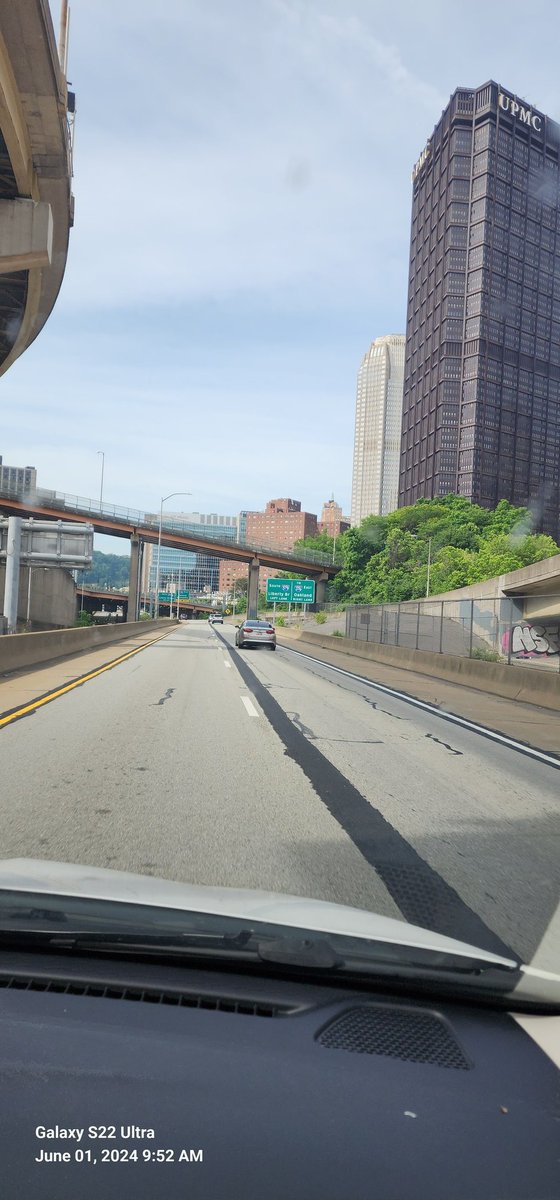 CoachJones256's tweet image. #SteelCity 1st time in Pittsburgh!