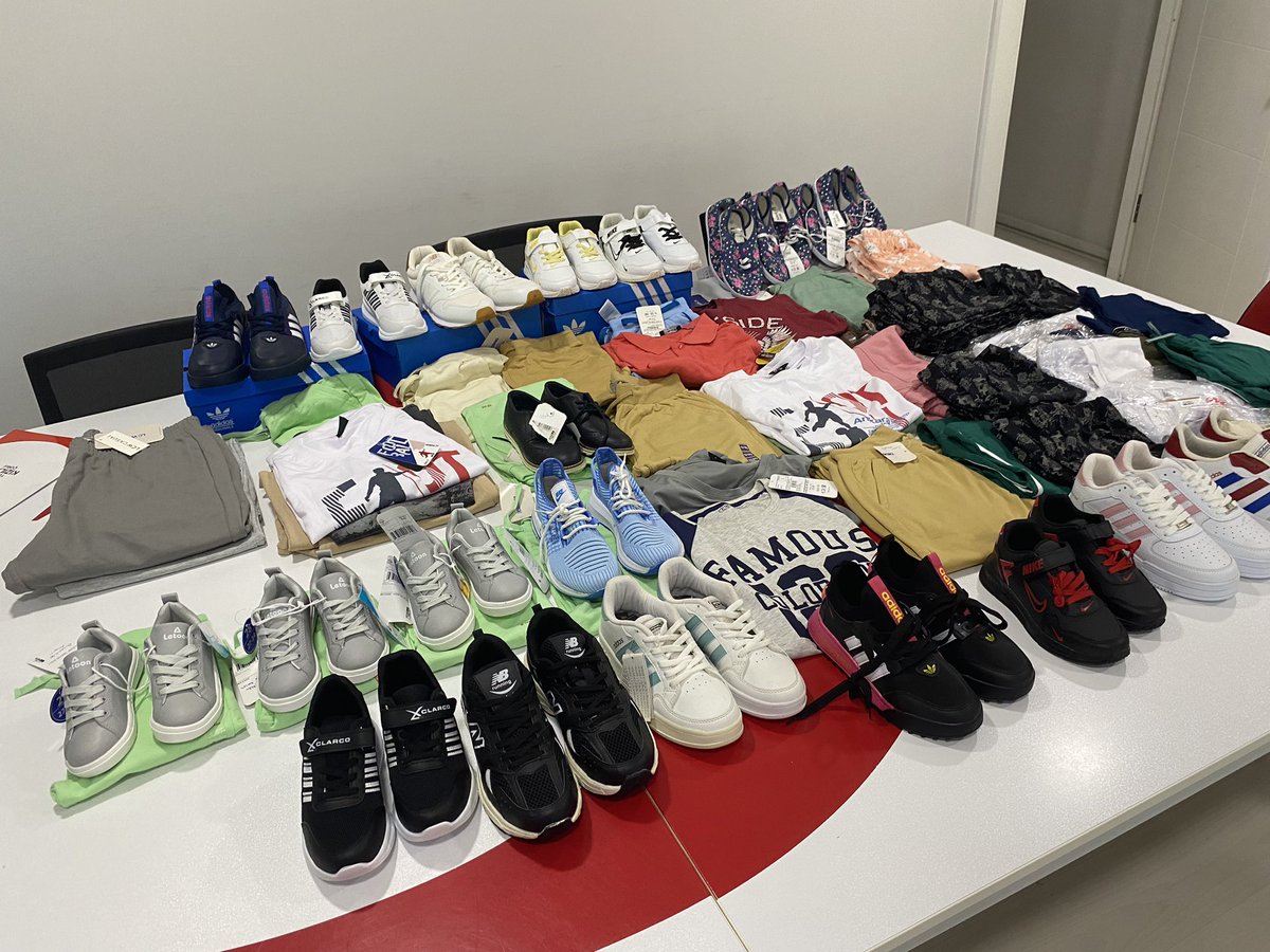 ❤️Özel gereksinimli çocuklarımıza verilmek üzere bayram hediyelerimizi hazırlamaya başladık. 👕👚👟