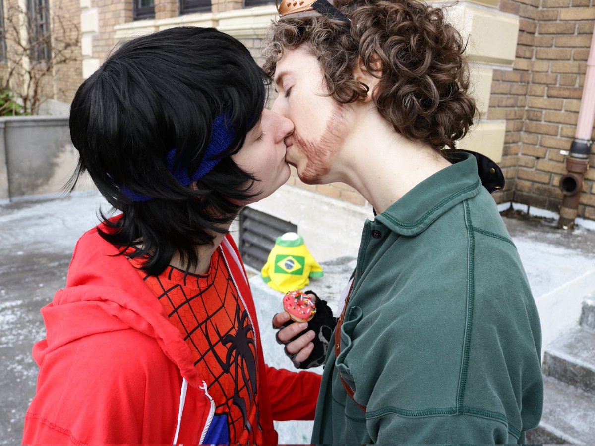 AvitalElizabeth's tweet photo. Happy Pride! 🌈 

Happy proposal anniversary to #guapoduo 🕷️ 🐈 

Enjoy these pictures my husband took of me and my roommate (his partner; they wore my Roier cosplay)

qCellbit: me
qRoier: scarlet_kendall98 on Instagram
📸: curiousalienprod on Instagram
#qsmpcosplay #richarlyson https://t.co/WIEAUNivW9