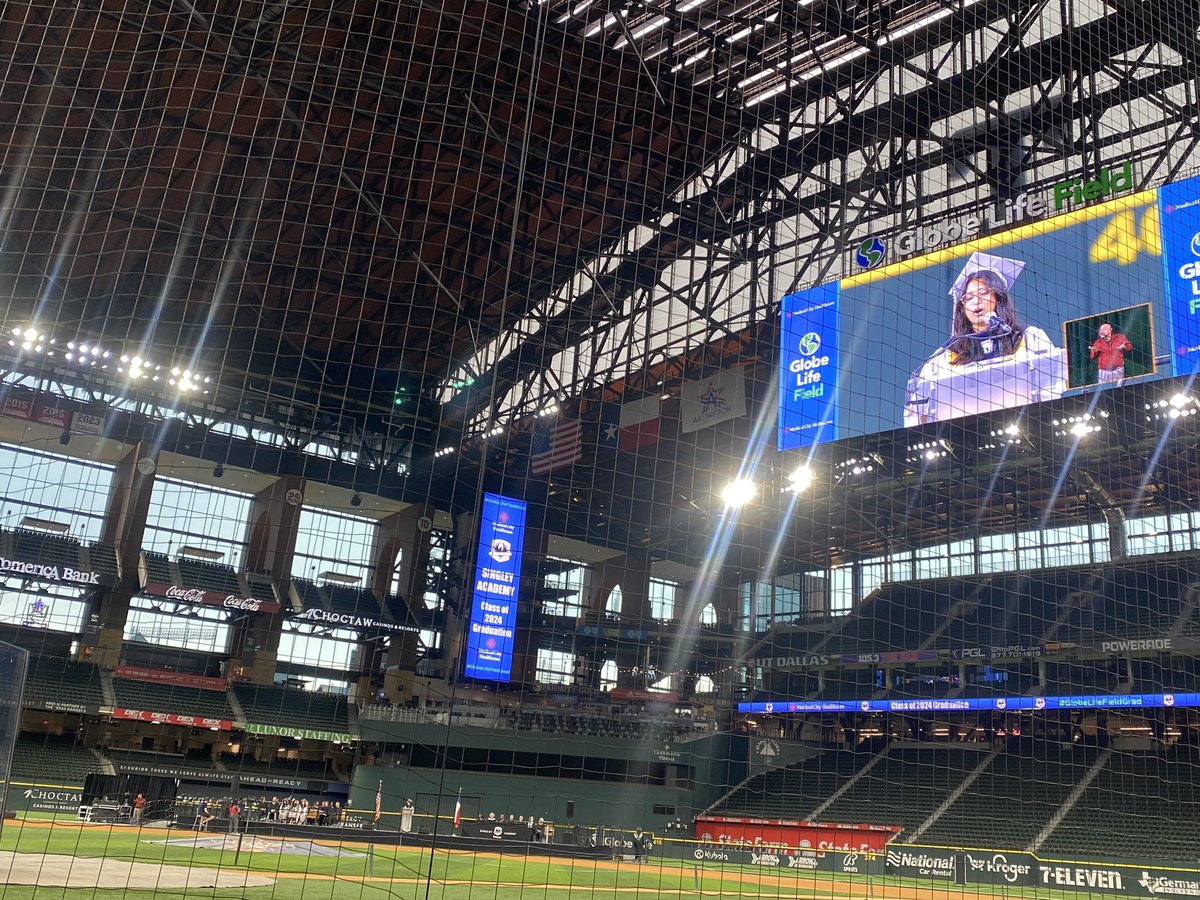 Valedictorian Ishrat Masud thanked teachers (Berrios, Darr, Ho, Mason, Mills-Moore, Bradley) for caring about her mental health, joking about Minions and  snowboarding, and prepping her for college. Thanks <a href="/SingleyAcademy/">Singley Academy</a> staff for putting relationships first! Kids notice! ❤️